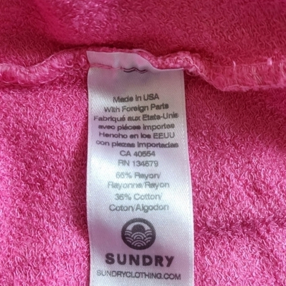 New Sundry Love Me Truly Graphic Crewneck Pink Pullover Sweatshirt NWT 1/Small - Picture 8 of 9